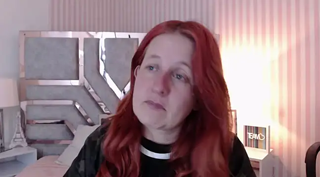 ViioletaMora online show from 03-10-25, 08:01