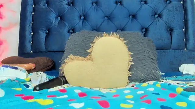 Snapshot of alice_love052 chatting on 03-06-25, 05:35 alice love052 online show from 03-06-25, 05:35