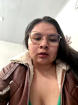 Snapshot of alice_love052 chatting on 10-04-25, 05:44 alice love052 online show from 10-04-25, 05:44