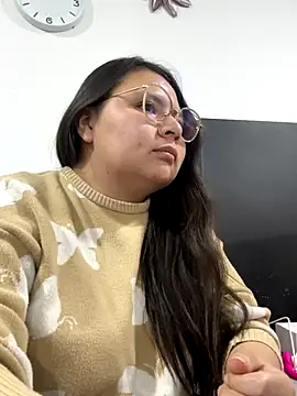 Snapshot of alice_love052 chatting on 10-11-25, 02:55 alice love052 online show from 10-11-25, 02:55