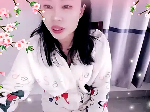 Snapshot of xiaoxuer chatting on 12-10-24, 04:34 xiaoxuer online show from 12-10-24, 04:34