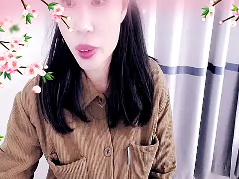 Snapshot of xiaoxuer chatting on 12-14-24, 04:34 xiaoxuer online show from 12-14-24, 04:34