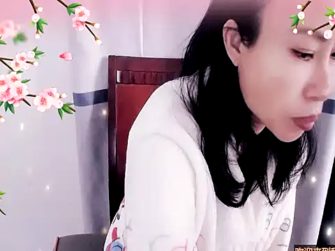Snapshot of xiaoxuer chatting on 12-19-24, 03:29 xiaoxuer online show from 12-19-24, 03:29