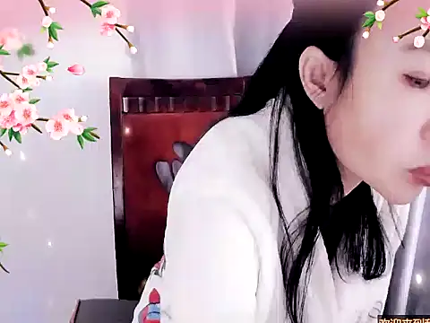 Snapshot of xiaoxuer chatting on 12-25-24, 04:33 xiaoxuer online show from 12-25-24, 04:33