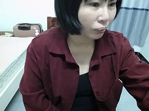 xiaoxuer online show from 12-18-25, 03:12