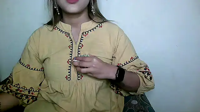 Snapshot of Princess_noorjahan chatting on 03-06-25, 07:10 Princess noorjahan online show from 03-06-25, 07:10