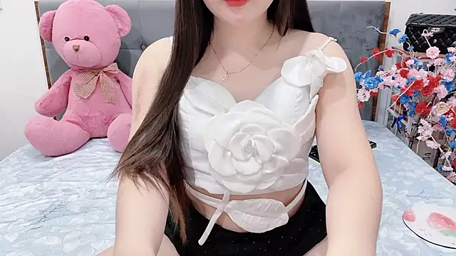 Funikio online show from 06-18-26, 10:47