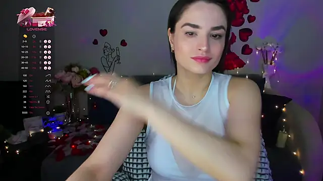 Snapshot of Camilla__one__ chatting on 02-17-25, 01:36 Camilla one online show from 02-17-25, 01:36