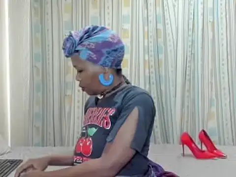 Snapshot of AfricanSquirtingQueen chatting on 11-01-25, 05:31 AfricanSquirtingQueen online show from 11-01-25, 05:31