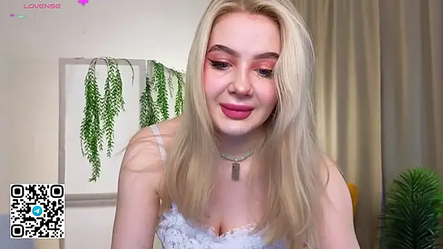 Snapshot of oliviabr0wn0 chatting on 02-16-26, 02:18 oliviabr0wn0 online show from 02-16-26, 02:18