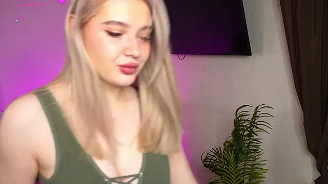 oliviabr0wn0 online show from 04-08-26, 02:11