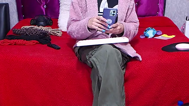 Snapshot of AyshaScott chatting on 02-18-25, 11:55 AyshaScott online show from 02-18-25, 11:55