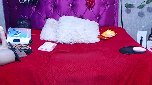 Snapshot of AyshaScott chatting on 09-19-25, 01:34 AyshaScott online show from 09-19-25, 01:34