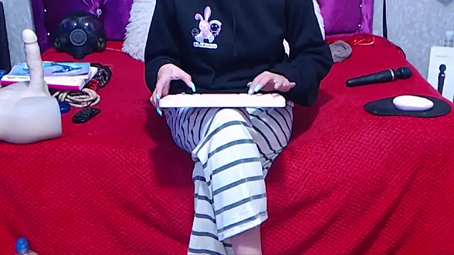 Snapshot of AyshaScott chatting on 09-20-25, 01:23 AyshaScott online show from 09-20-25, 01:23