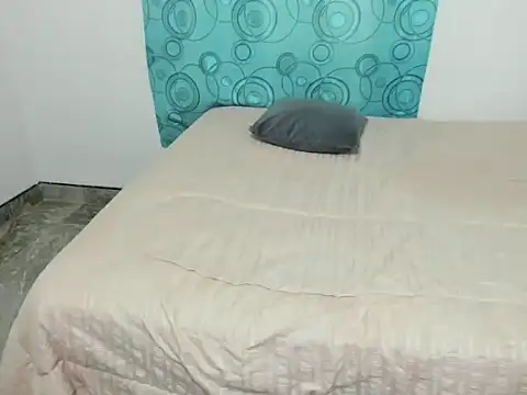 MonicaGarcia  online show from 11-25-25, 09:42