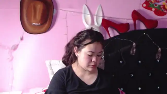 NikkiRous  online show from 01-04-25, 01:31