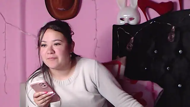 NikkiRous  online show from 01-18-25, 05:15