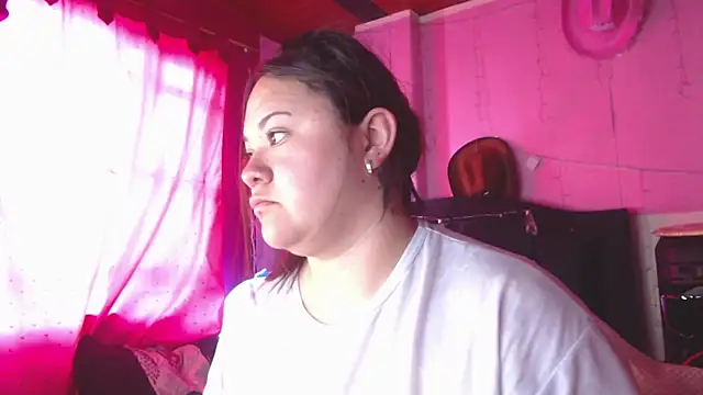 NikkiRous  online show from 06-19-26, 01:59