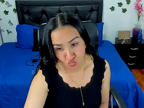 Snapshot of Violeta_stilll chatting on 10-15-25, 06:52 Violeta stilll online show from 10-15-25, 06:52