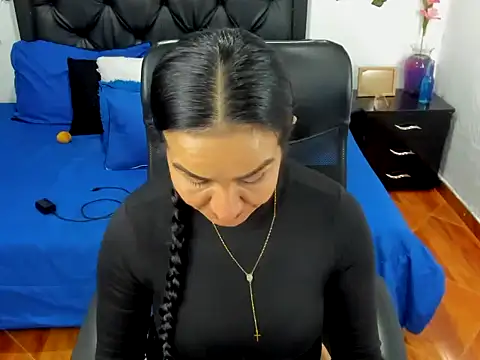 Snapshot of Violeta_stilll chatting on 10-21-25, 06:52 Violeta stilll online show from 10-21-25, 06:52