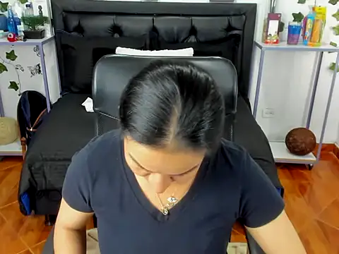 Snapshot of Violeta_stilll chatting on 11-13-25, 07:24 Violeta stilll online show from 11-13-25, 07:24