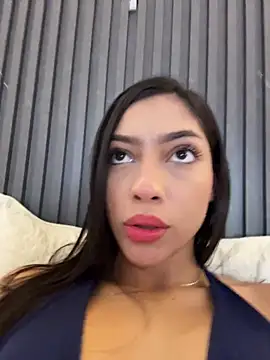 Snapshot of Ema_azel chatting on 02-15-26, 01:52 Ema azel online show from 02-15-26, 01:52