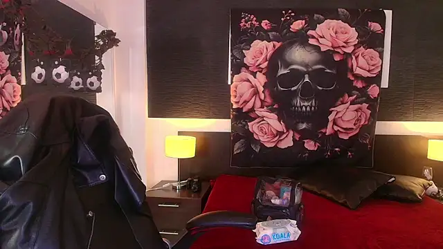 EvaaFoxxy1 online show from 07-15-26, 11:59