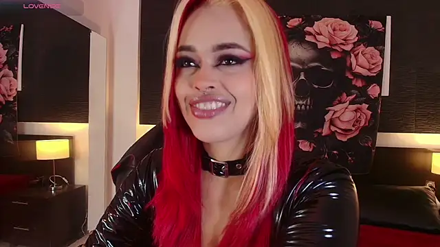 EvaaFoxxy1 online show from 08-01-26, 12:15