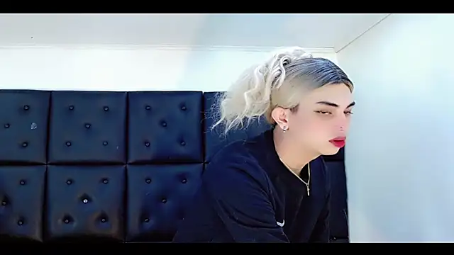 Snapshot of Daniela_Pink_ chatting on 03-01-26, 08:11 Daniela Pink online show from 03-01-26, 08:11