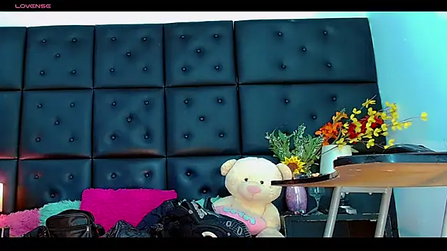 Daniela Pink  online show from 06-22-26, 08:17