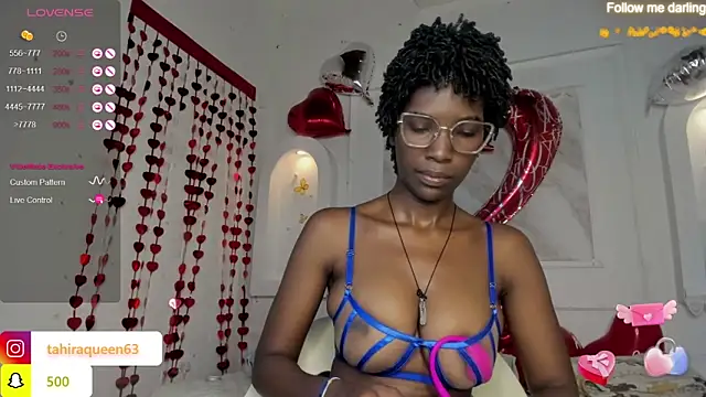 Snapshot of Tahira_21_ chatting on 02-10-25, 10:19 Tahira 21 online show from 02-10-25, 10:19