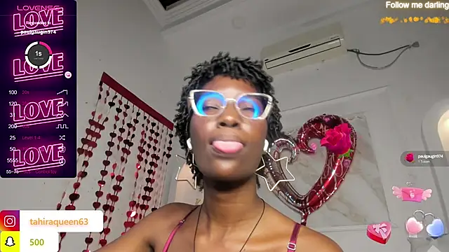 Snapshot of Tahira_21_ chatting on 02-15-25, 10:21 Tahira 21 online show from 02-15-25, 10:21