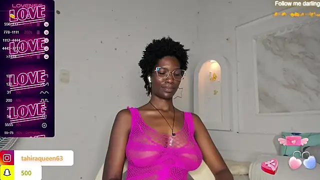 Snapshot of Tahira_21_ chatting on 02-20-25, 10:15 Tahira 21 online show from 02-20-25, 10:15