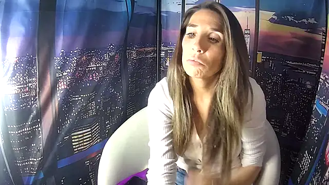 Snapshot of SarahStarr2020 chatting on 11-10-25, 06:18 SarahStarr2020 online show from 11-10-25, 06:18