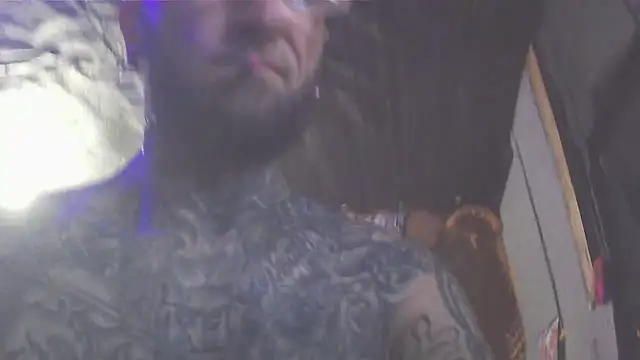 Snapshot of Smurfschmidt chatting on 12-16-24, 07:58 Smurfschmidt online show from 12-16-24, 07:58