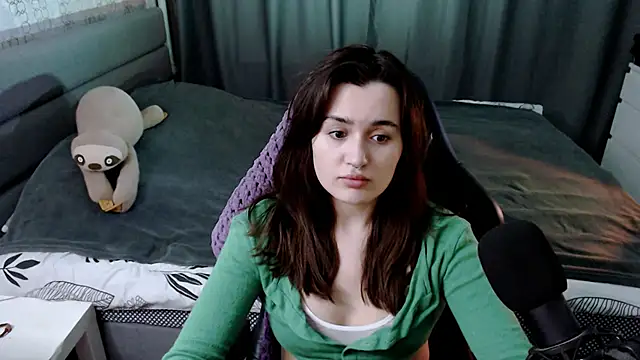 Snapshot of KiraYammy chatting on 03-07-25, 10:32 KiraYammy online show from 03-07-25, 10:32
