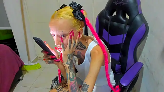 barbara anal squirt  online show from 02-03-25, 12:36