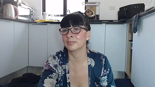 HellenLatin online show from 05-10-26, 05:07