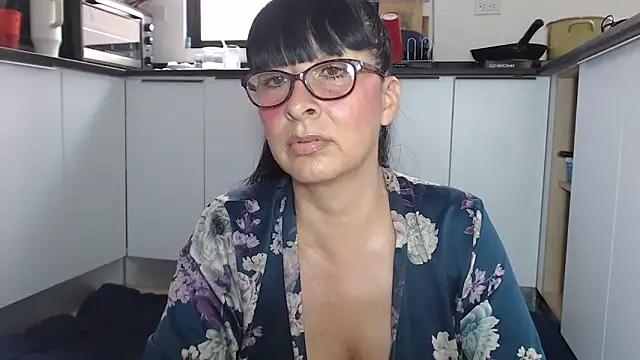 HellenLatin online show from 05-18-26, 08:25