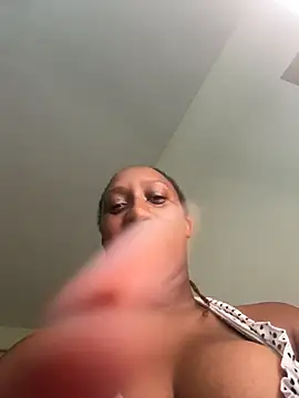 CarlaBeckky online show from 11-02-25, 07:33