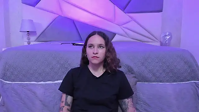 AnnyThompson  online show from 12-01-24, 11:47