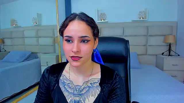 AnnyThompson  online show from 10-24-25, 09:22