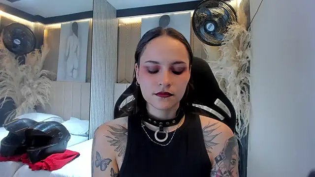 AnnyThompson  online show from 04-02-26, 09:34