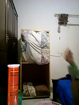 Snapshot of altinya chatting on 03-18-25, 12:27 altinya online show from 03-18-25, 12:27