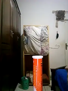 Snapshot of altinya chatting on 03-18-25, 10:58 altinya online show from 03-18-25, 10:58