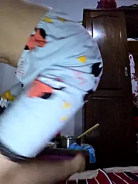 Snapshot of altinya chatting on 10-16-25, 06:53 altinya online show from 10-16-25, 06:53