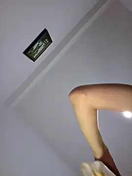 Snapshot of altinya chatting on 10-19-25, 03:12 altinya online show from 10-19-25, 03:12