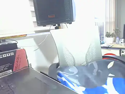 dirtytw0230 online show from 12-20-25, 10:39