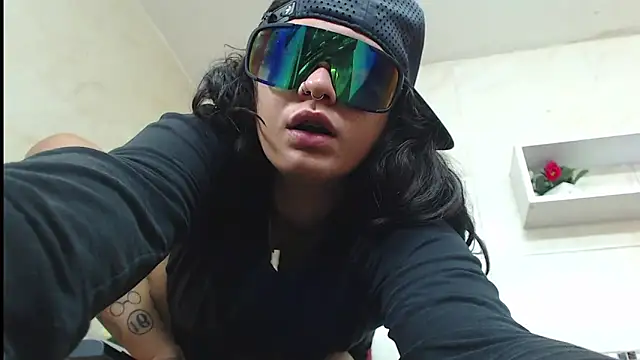 Snapshot of snowflake_xxx chatting on 12-31-24, 05:07 snowflake xxx online show from 12-31-24, 05:07