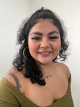 Snapshot of Tamara_Curvy chatting on 03-09-25, 04:11 Tamara Curvy online show from 03-09-25, 04:11